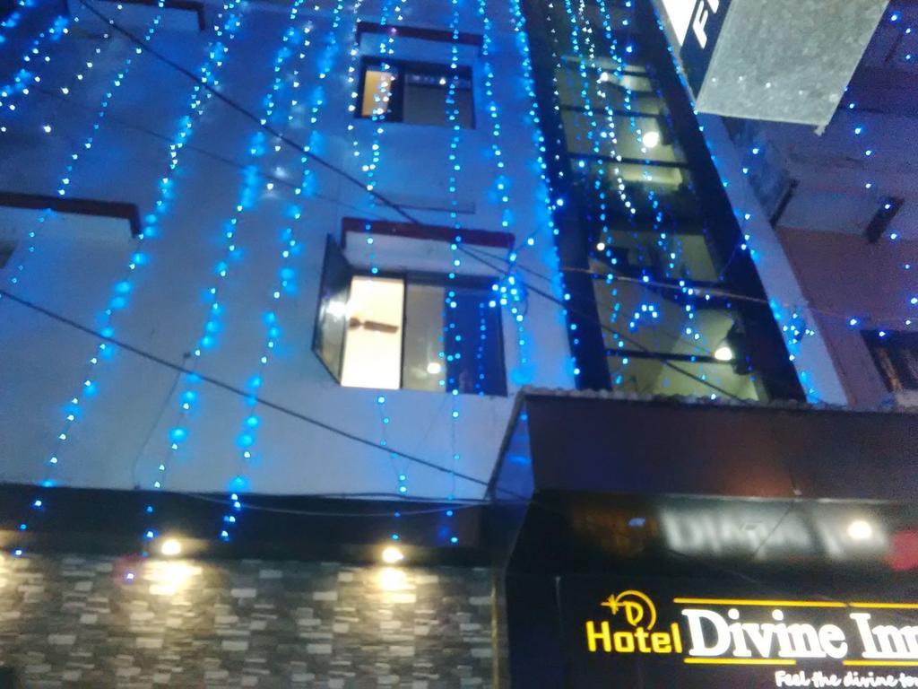 Hotel Divine Inn Varanasi Værelse billede